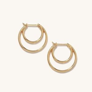 Selling 1 Mejuri Crescent Midi Hoops - Gold.